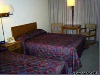 Pierre Inn And Suites Room photo